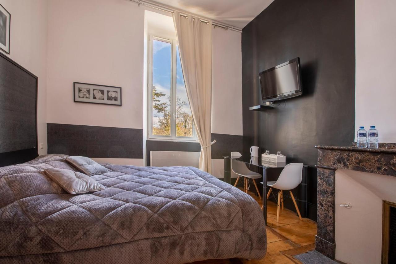 Le Chateau D'orleix Guest house Orleix