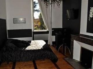 Le Chateau D'orleix Guest house Orleix